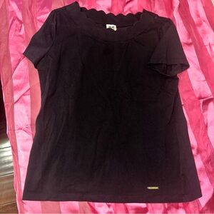 Anne Klein Scalloped Neckline & Sleeves! Women’s Short Sleeve All Black Top